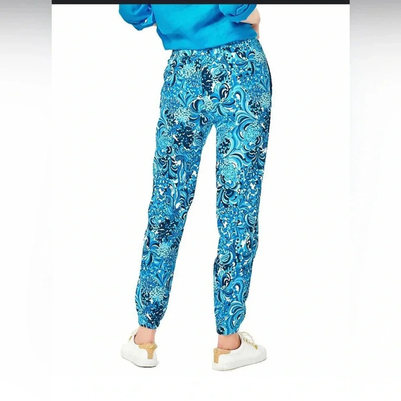 Lilly Pulitzer 29" Rici Stretch Jogger Pant Resort White Mermazing small - Picture 2 of 5